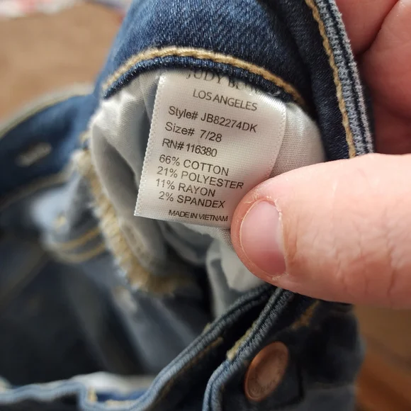 Judy Blue Skinny Fit Capri Size 7/28 - Picture 6 of 6